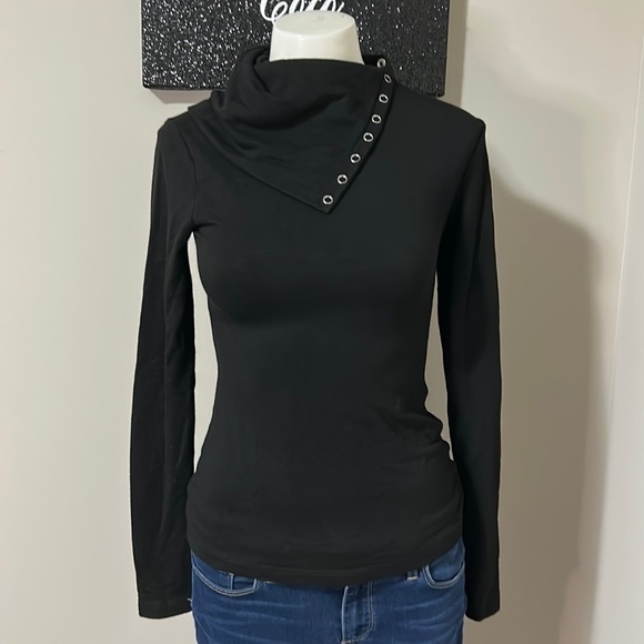 REVOLVE NBD Harbor Turtleneck Shirt Black Fleece Snap Button Placket Top XS NEW - Picture 4 of 14